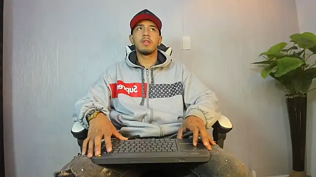 Snapshot of Brand_Collins chatting on 01/18/26, 11:35 Brand Collins online show from 01/18/26, 11:35