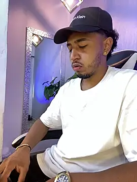 Brand Collins online show from 04/12/26, 01:36