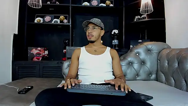 Snapshot of Brand_Collins chatting on 01/16/26, 07:40 Brand Collins online show from 01/16/26, 07:40