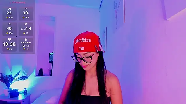 Klohewilliams  online show from 12/14/25, 12:44