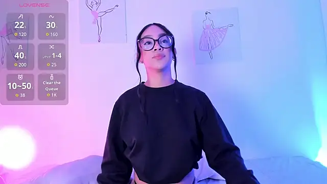 Klohewilliams  online show from 12/03/25, 12:26