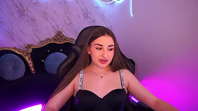 NaomiBaae online show from 12/16/25, 11:20