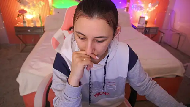 RoxieRay online show from 03/02/26, 07:15