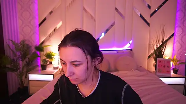 RoxieRay online show from 03/06/26, 07:25