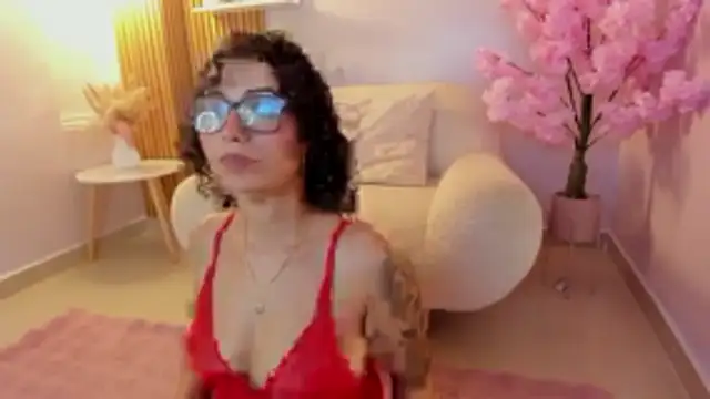 sarah sluty online show from 02/07/26, 02:30