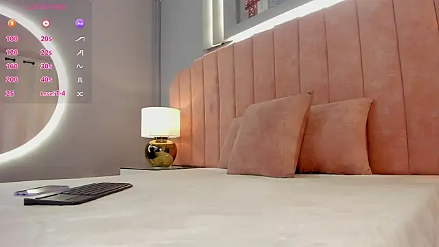 Snapshot of ninacrave_ chatting on 02/11/26, 03:06 ninacrave online show from 02/11/26, 03:06