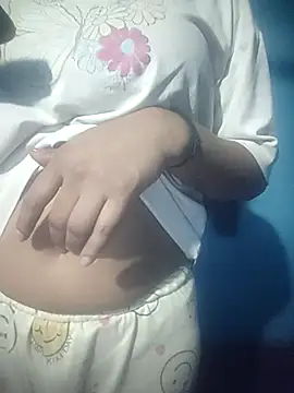 Juliekhan 98 online show from 12/03/25, 04:39