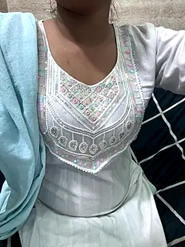 Juliekhan 98 online show from 12/01/25, 05:19