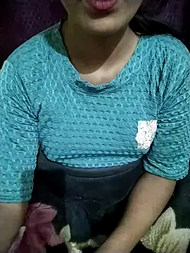 RASHMI SHARMA9 online show from 12/18/25, 10:30