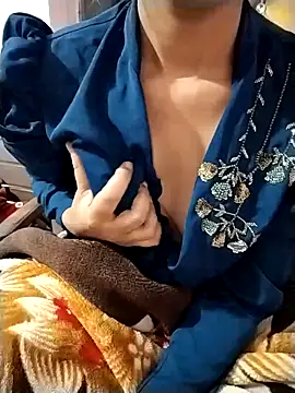 RASHMI SHARMA9 online show from 12/22/25, 08:14