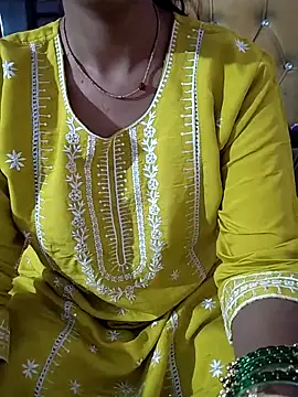 RASHMI SHARMA9 online show from 02/15/26, 11:42