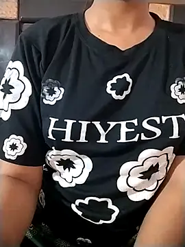 RASHMI SHARMA9 online show from 04/18/26, 05:37