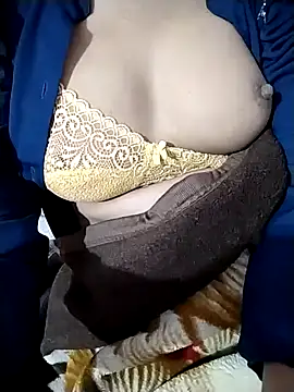 RASHMI SHARMA9 online show from 12/13/25, 08:04