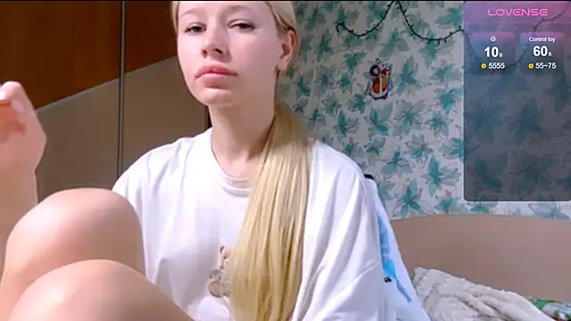 Snapshot of Barbie_Blondie chatting on 04/03/26, 01:39 Barbie Blondie online show from 04/03/26, 01:39