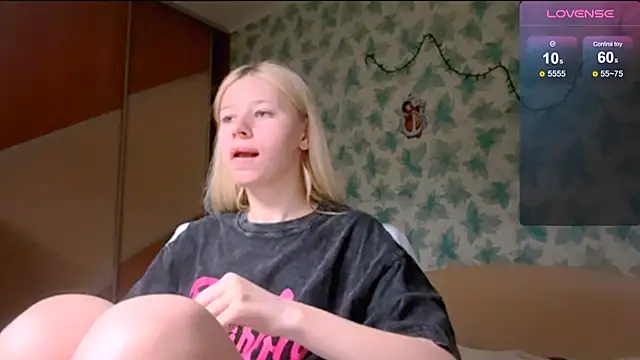 Snapshot of Barbie_Blondie chatting on 04/10/26, 04:14 Barbie Blondie online show from 04/10/26, 04:14