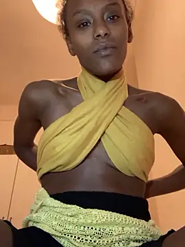    Hannah    online show from 12/02/25, 10:28