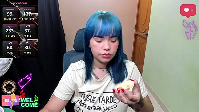 Snapshot of Luna_Artxx chatting on 11/28/25, 01:22 Luna Artxx online show from 11/28/25, 01:22