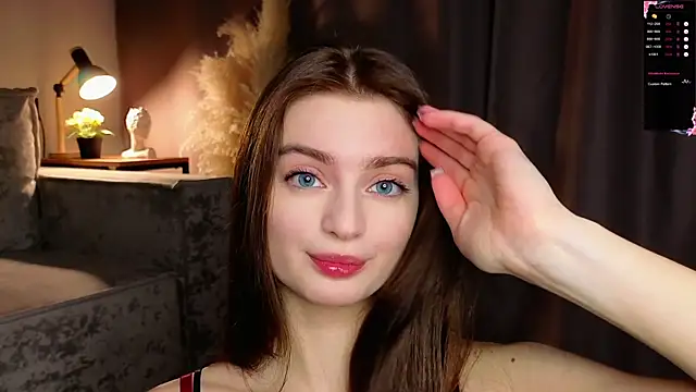 Snapshot of Sara_Kinsly chatting on 12/19/25, 05:43 Sara Kinsly online show from 12/19/25, 05:43