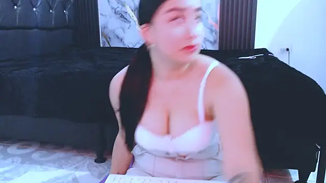 Snapshot of NoaLeon21 chatting on 02/21/26, 06:21 NoaLeon21 online show from 02/21/26, 06:21