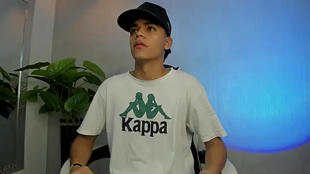 Isaac Collins  online show from 12/03/25, 07:35