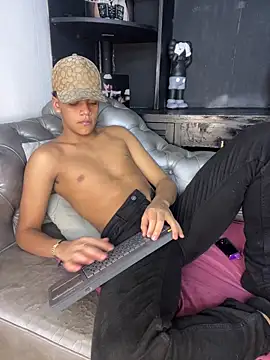 Isaac Collins  online show from 01/07/26, 04:39