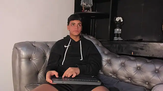 Isaac Collins  online show from 11/29/25, 08:53