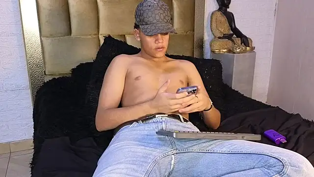 Isaac Collins  online show from 01/06/26, 02:15