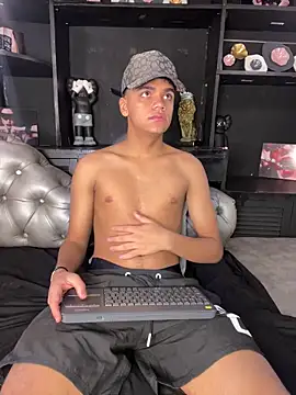 Isaac Collins  online show from 12/16/25, 08:02