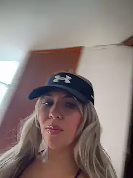 IsaSantoDomingo online show from 11/27/25, 02:17