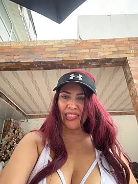 IsaSantoDomingo online show from 12/03/25, 02:38