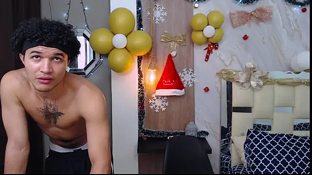 Snapshot of kim_curlyy chatting on 11/26/25, 05:57 kim curlyy online show from 11/26/25, 05:57