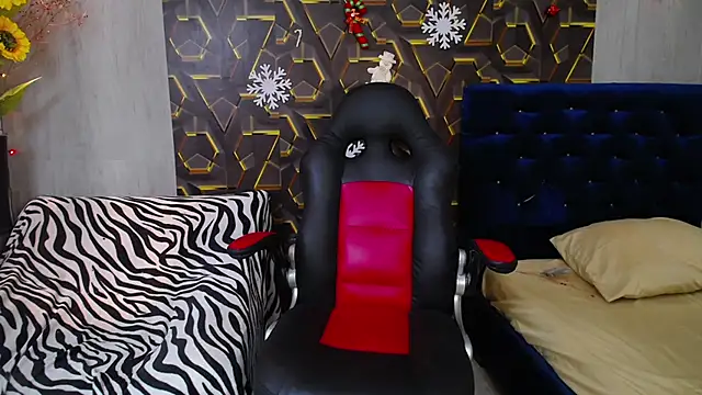 Snapshot of kim_curlyy chatting on 11/30/25, 02:40 kim curlyy online show from 11/30/25, 02:40