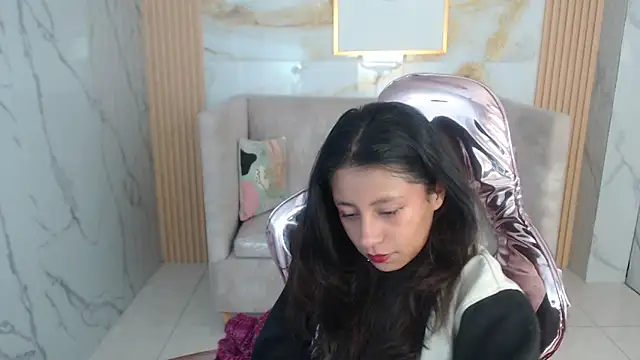 Snapshot of serabella_s chatting on 12/18/25, 01:15 serabella s online show from 12/18/25, 01:15