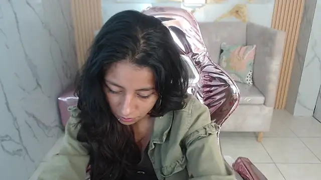 Snapshot of serabella_s chatting on 12/16/25, 01:04 serabella s online show from 12/16/25, 01:04