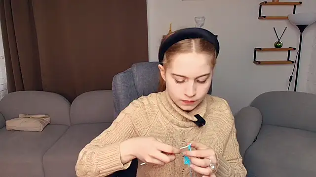 FairrryBluuum online show from 12/01/25, 10:38