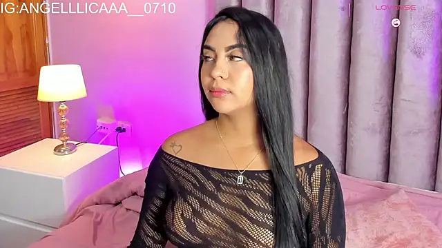 Snapshot of Little_Angelica18 chatting on 02/13/26, 12:38 Little Angelica18 online show from 02/13/26, 12:38