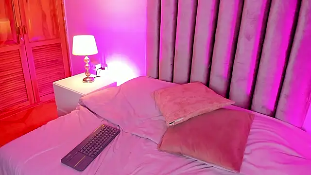 Snapshot of Little_Angelica18 chatting on 02/10/26, 06:18 Little Angelica18 online show from 02/10/26, 06:18