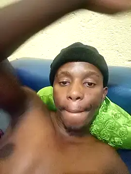 Snapshot of KwaBhebhelicious chatting on 12/17/25, 07:52 KwaBhebhelicious online show from 12/17/25, 07:52