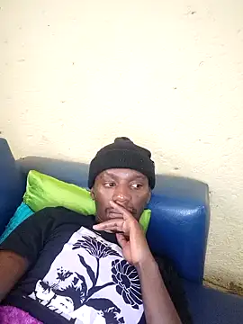 Snapshot of KwaBhebhelicious chatting on 12/18/25, 10:19 KwaBhebhelicious online show from 12/18/25, 10:19