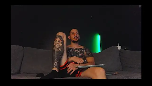 huntingod online show from 11/29/25, 07:36