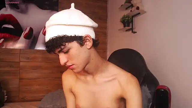 Snapshot of Michaelkoiv chatting on 02/22/26, 11:34 Michaelkoiv online show from 02/22/26, 11:34