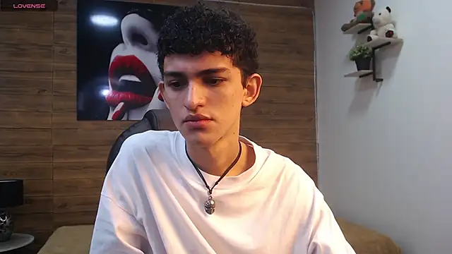 Snapshot of Michaelkoiv chatting on 01/10/26, 12:33 Michaelkoiv online show from 01/10/26, 12:33