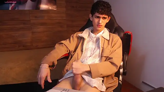 Snapshot of Michaelkoiv chatting on 01/15/26, 12:30 Michaelkoiv online show from 01/15/26, 12:30