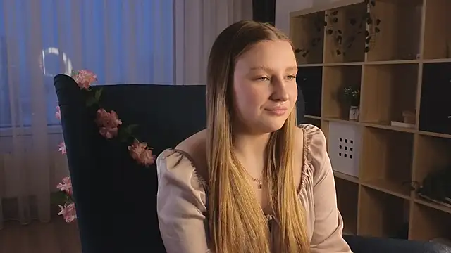 Snapshot of RemediosStrekas chatting on 12/15/25, 04:07 RemediosStrekas online show from 12/15/25, 04:07