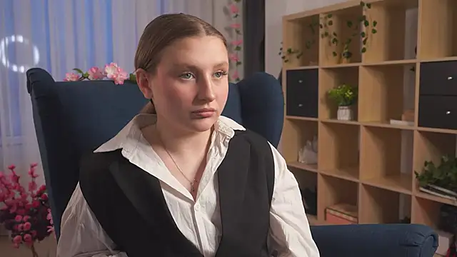 Snapshot of RemediosStrekas chatting on 12/05/25, 04:11 RemediosStrekas online show from 12/05/25, 04:11