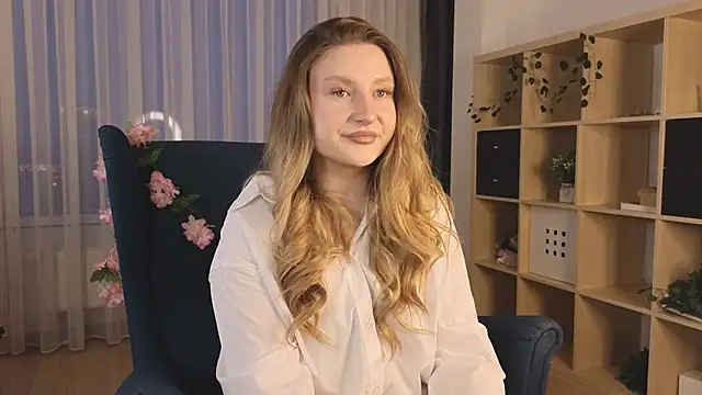 Snapshot of RemediosStrekas chatting on 12/16/25, 04:06 RemediosStrekas online show from 12/16/25, 04:06