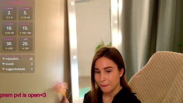 RoyalLina online show from 11/29/25, 10:32