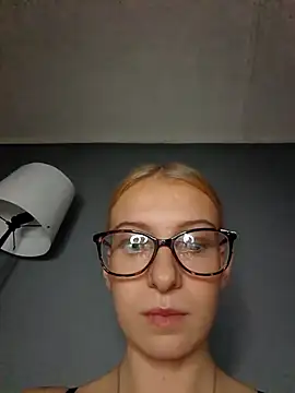 Snapshot of Stargirl247 chatting on 11/30/25, 12:33 Stargirl247 online show from 11/30/25, 12:33