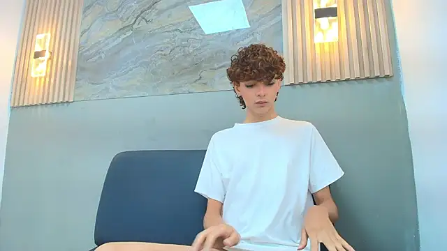 CRISS ALLEN1 online show from 02/15/26, 01:21