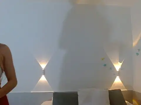 Snapshot of seductrixee chatting on 12/15/25, 01:00 seductrixee online show from 12/15/25, 01:00